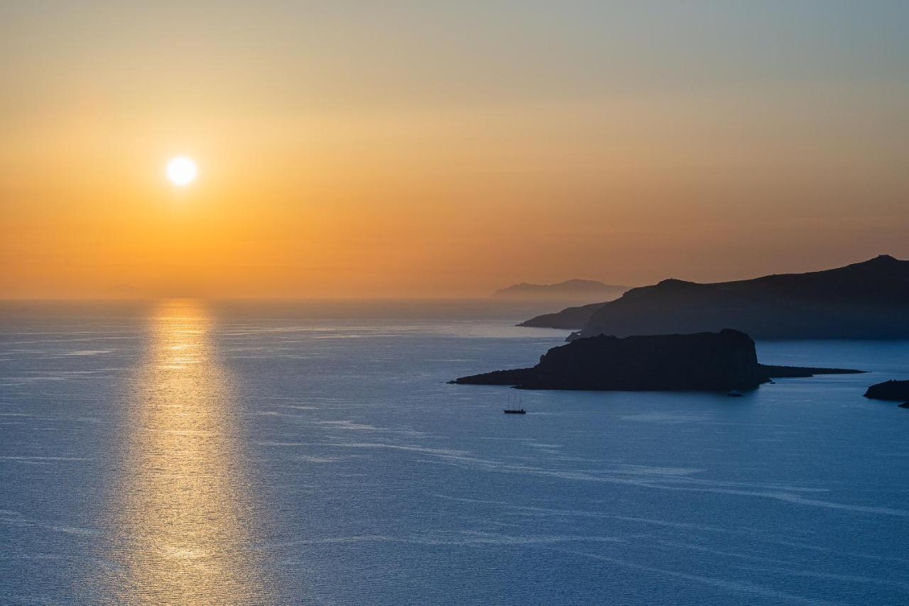 Golden Sunrise Kamári