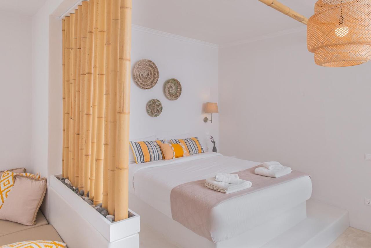 Golden Sunrise In Santorini 3* Kamari (Santorini)