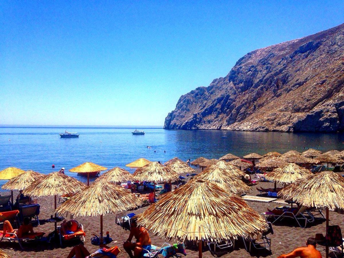 Golden Sunrise In Santorini 公寓式飯店